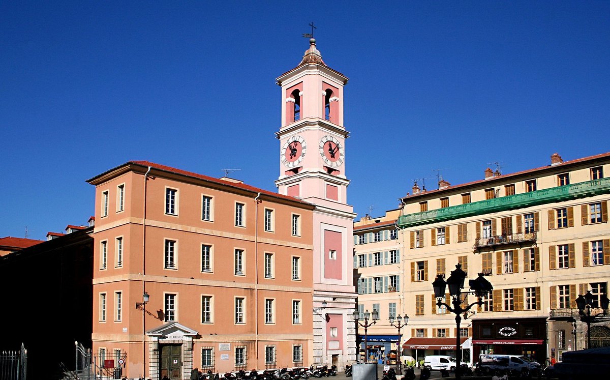 🕰️ 시계탑(투르 드 로를로주)